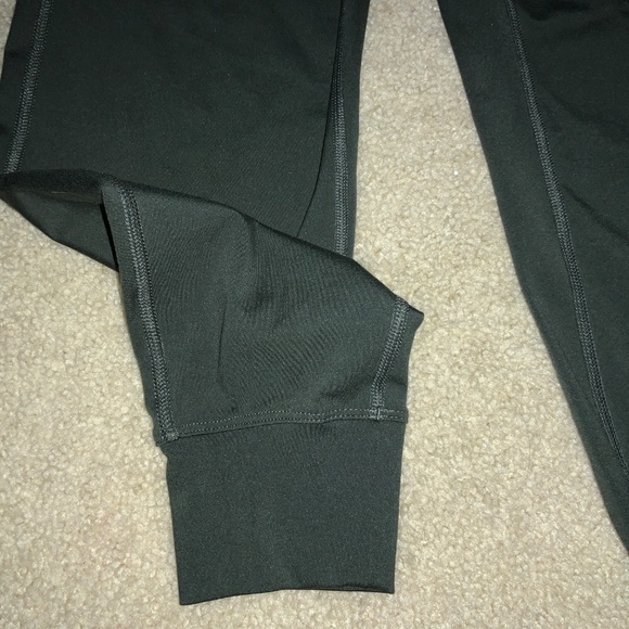 Under armour army green joggers - Picture 4 of 5